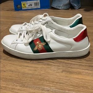 Gucci ace sneaker gold bee